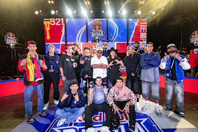 Los MCs competidores de la Final Nacional de Red Bull Batalla en EE.UU.