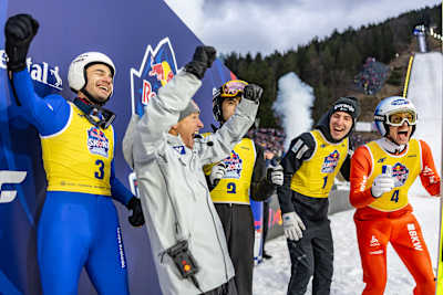 Wolny, Goldberger, Foubert i Deschwanden podczas Red Bull Skoki w Punkt