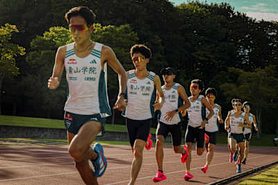 先頭を走る小河原陽琉