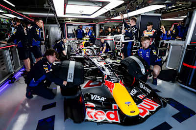 F1