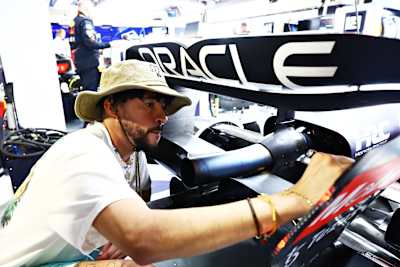 Bad Bunny в гостях у команди Oracle Red Bull Racing