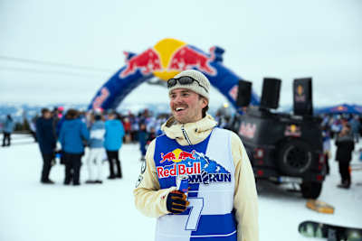 Emil Sørgård klarmer seg til noen gode viiinger før den ultimate galskapen venter: Red Bull Homerun på langrennski! 