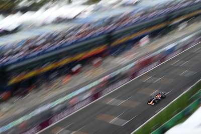 Max Verstappen odrabiał straty po starcie niemalże z końca stawki