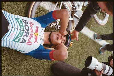 Donati nach der Zielankunft im Velodrom von Roubaix.