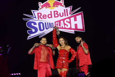 Hadise, Red Bull Soundclash'te sahne şovuyla büyüledi