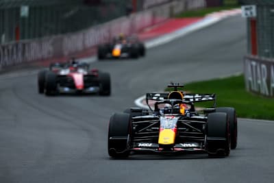 Max Verstappen juri stazom "Gilles Villeneuve"