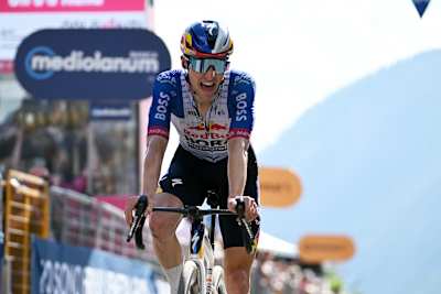 Jai Hindley auf Rang sechs bei der 19. Etappe des Giro d’Italia 2026
