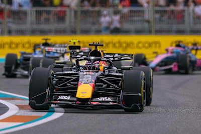 Max Verstappen vozi bolid Oracle Red Bull Racinga na stazi u Miamiju