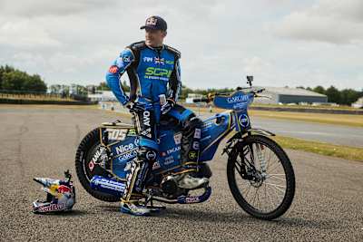 Robert Lambert w kombinezonie KW Race Wear