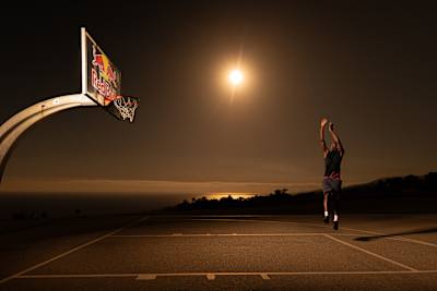 Perfect timing creates the illusion of AJ Dybantsa shooting the sun