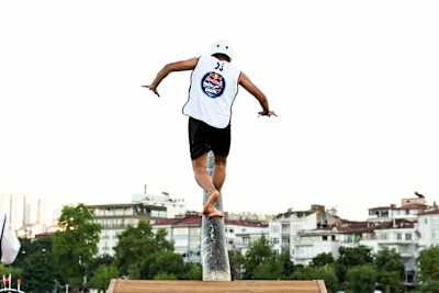 Red Bull Yağlı Direk 