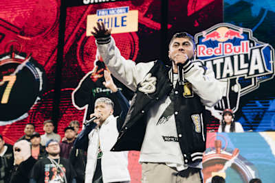 Nitro competes on stage during Red Bull Batalla National Final
