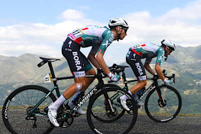 Vlasov and Konrad on Stage 17 of the 2022 Tour de France