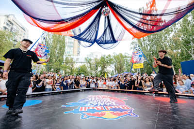 18 июля 2026 года участники зажгли на сцене отборочного тура Red Bull Dance Your Style в Астане, Казахстан