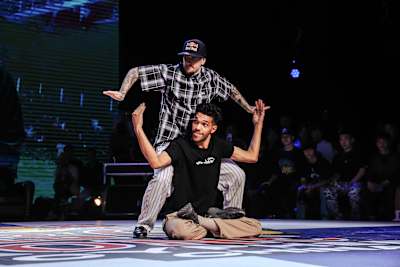 Zyko und Poppin'C liefern am 9. Juli 2023 beim Red Bull BC One Cypher China in Shanghai, China, einen mitreißenden Gastauftritt ab