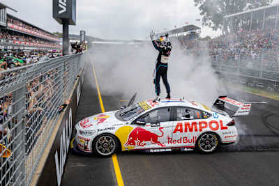The momentum keeps rolling. SVG claims his third championship in 2022