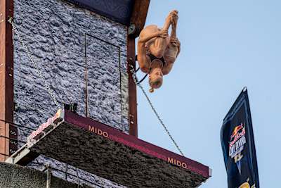 Rhiannan Iffland dives from the 21.5-metre platform on Stari Most
