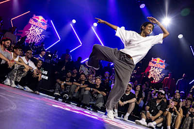 Luwam schaut in Richtung World Final.