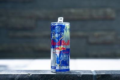 兩位英雄同框登上罐身