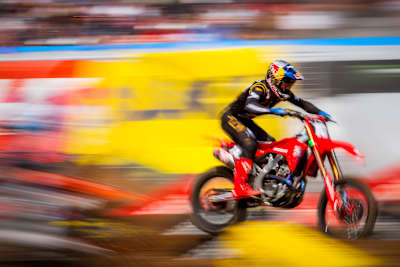 Chance Hymas charges through a Supercross rhythm section