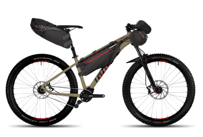 Ghost präsentiert die Bikes und die passenden Packs dazu.