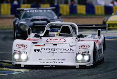 Gloria para Michele Alboreto y Porsche en Le Mans, en 1997, con el primer puesto absoluto.