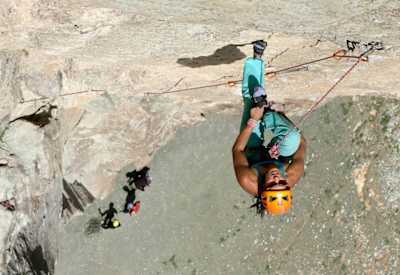 Jung-Teamkletterin Nasim aus dem Iran