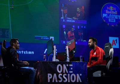 Pros at work - die beiden Red Bull FIFA-Pros konnten überzeugen