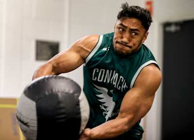 Bundee Aki in training for Connacht Rugby
