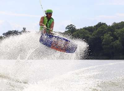 O viață dedicată sporturilor pe apă, Junior