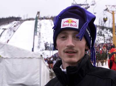 Adam Małysz, a za nim mamut w Harrachovie - rekordy skoczni narciarskich