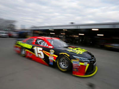 Clint Boyer con il suo fedele numero 15 nascar