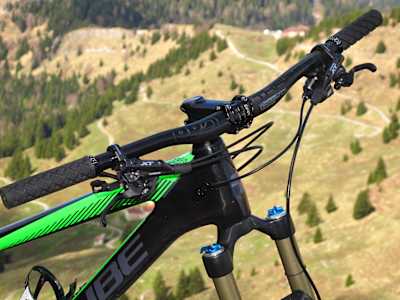 Cockpit com os novos componentes Shimano XT