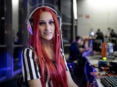 FoxyGirlPlaying oblečena v Miss Fortune
