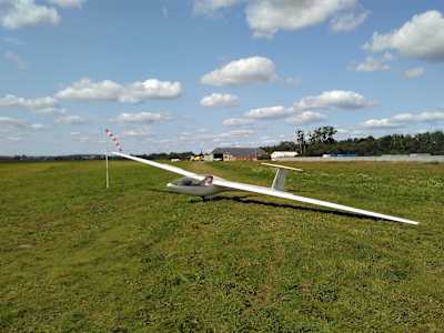 Szybowiec DG na kwadracie