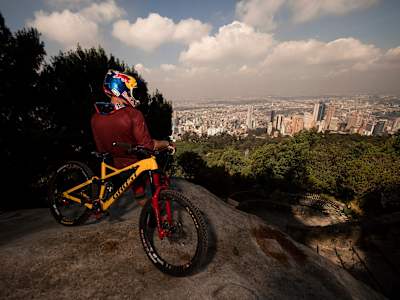 Red Bull Monserrate Cerro Abajo