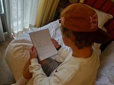 Cierniak zawsze ma ze sobą zeszyt z notatkami