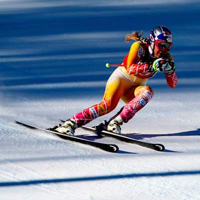 Lindsey Vonn performing