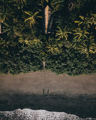 Drone shot de Isla Palenque en el Golfo de Chiriquí, Panamá