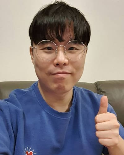 옥냥이가 먼저 따봉했고연