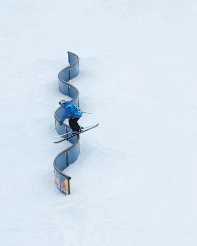 Red Bull Unrailistic 2023: freeski & rail