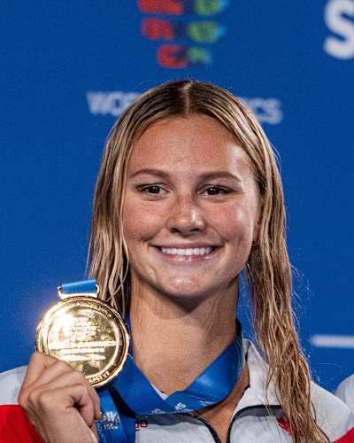 Gold looks good on you, Summer