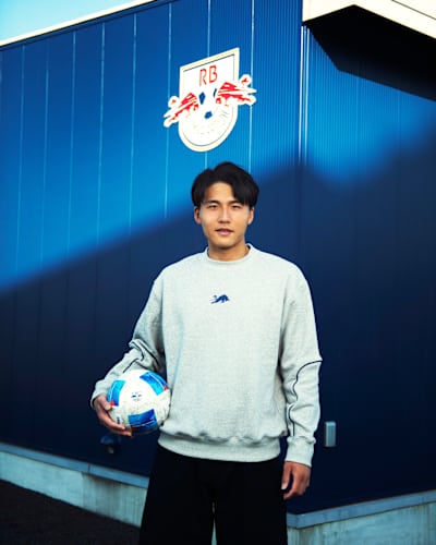 村上陽介 2002年2月4日生まれ、東京都出身。身長: 184cm｜体重: 80kg｜利き足: 右｜足のサイズ: 28.5cm｜血液型: AB 