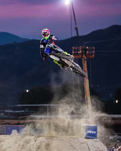 AP-1RCW2KEDH2111-headerMedia