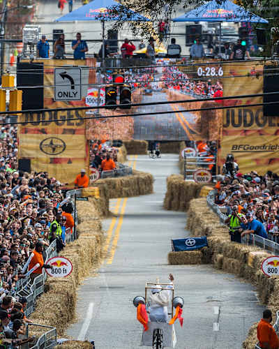 AP-1SBQ2Q7QW1W11-headerMedia