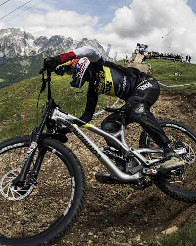 AP-1VPHMMDG91W11-headerMedia