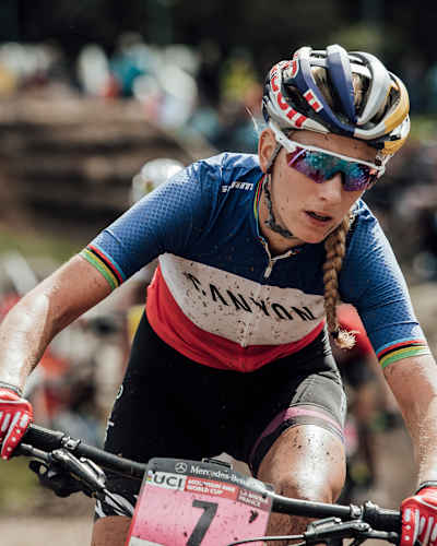 AP-1XJS6F1KN2111-headerMedia