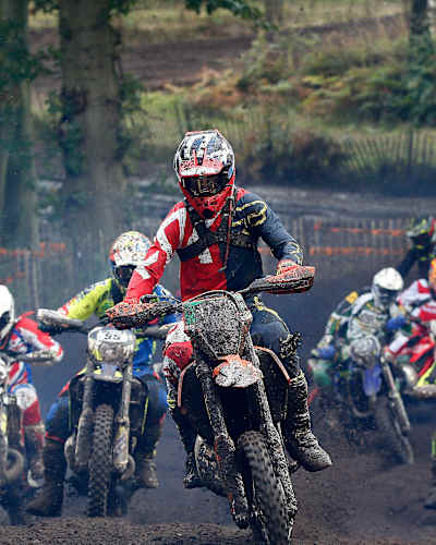 AP-1YA1E7USS1W11-headerMedia