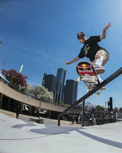 How a professional skateboarder