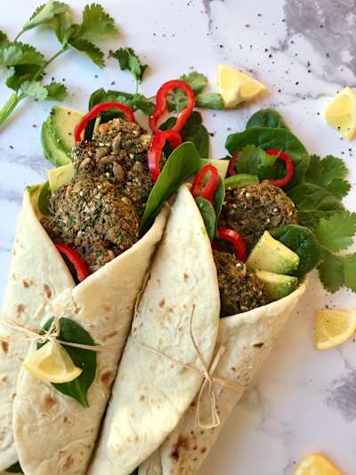 Black bean and spinach burgers